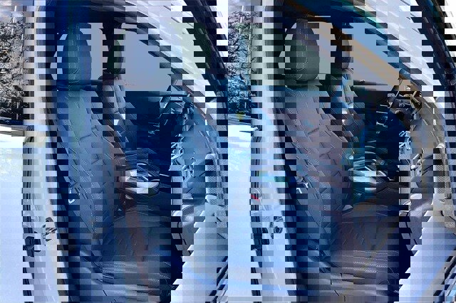 Used 2025 Mercedes-Benz GLE 350 4MATIC image 32