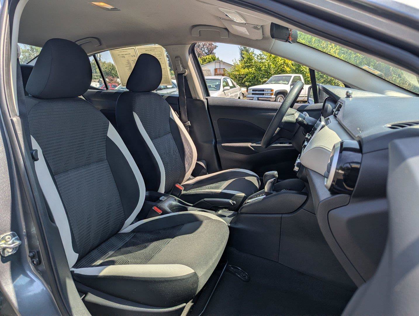 Used 2021 Nissan Versa SV FWD image 29