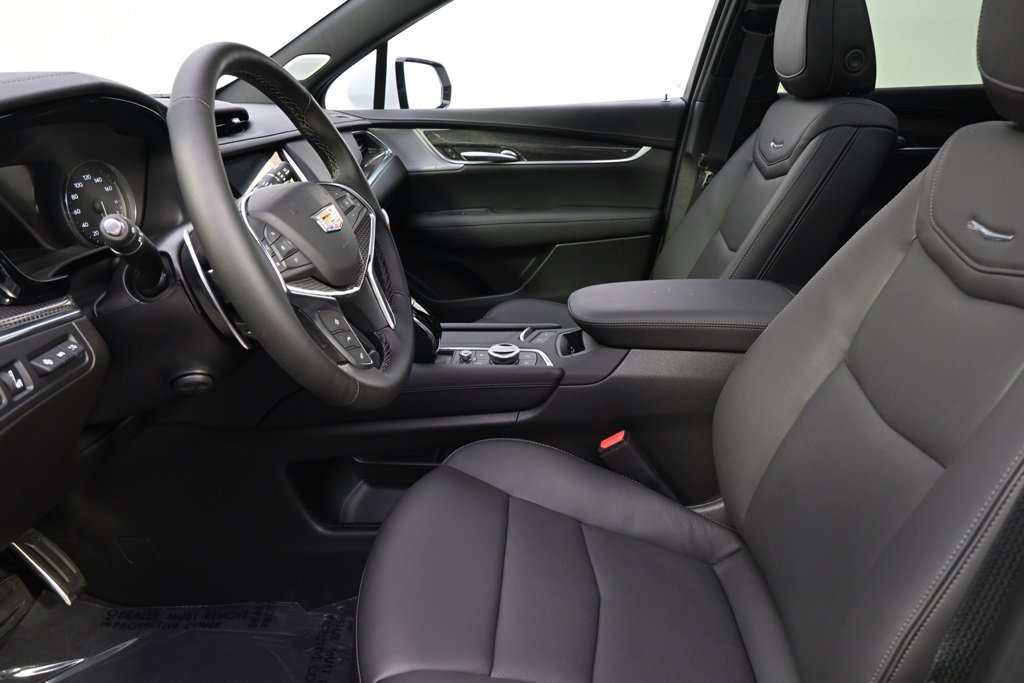New 2025 Cadillac XT5 Sportv w/ LPO, Red Accent Package image 13