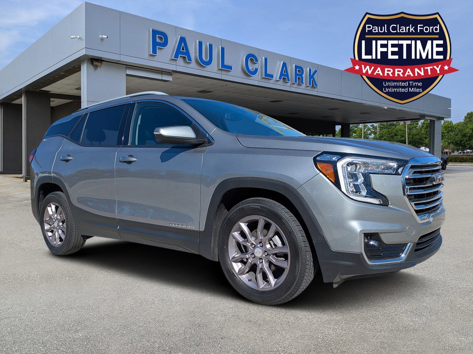 Used 2023 GMC Terrain SLT image 1