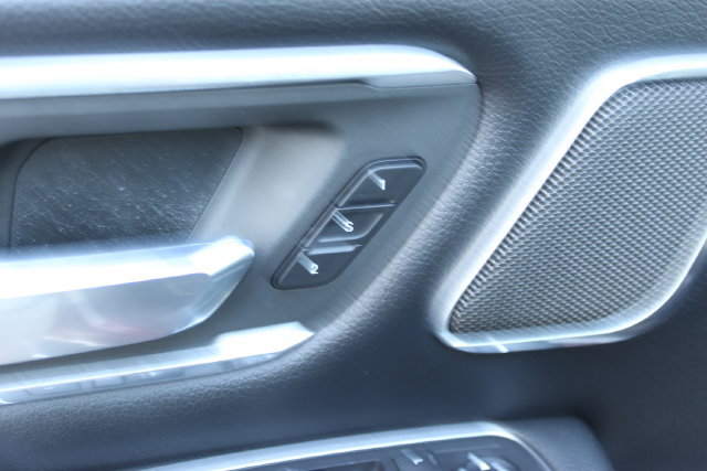 Used 2019 RAM 1500 Laramie AWD/4WD image 11