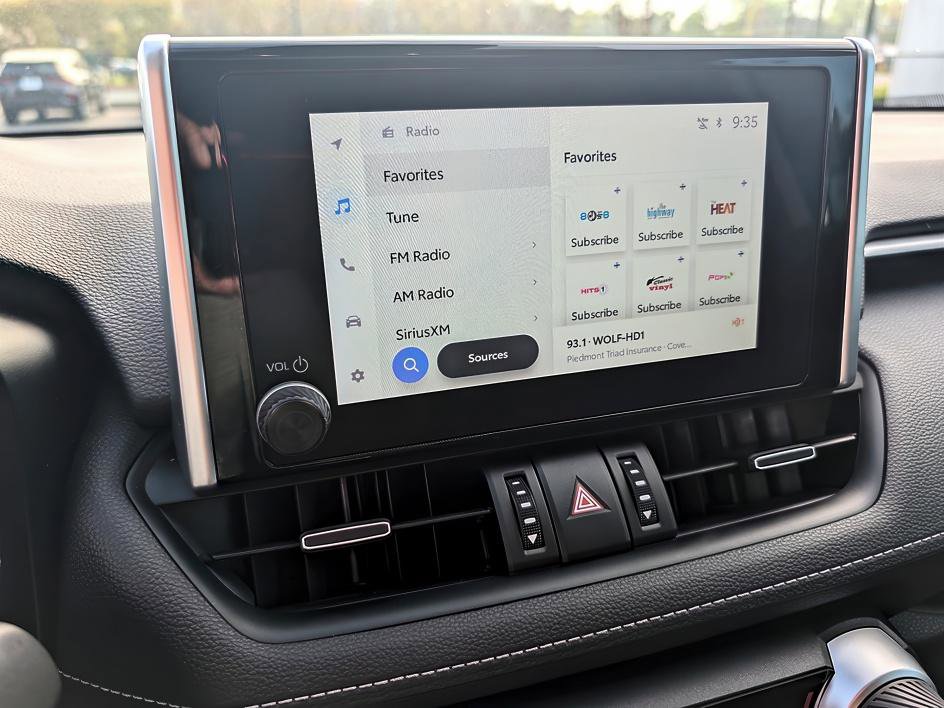 Used 2023 Toyota RAV4 XLE Premium image 25