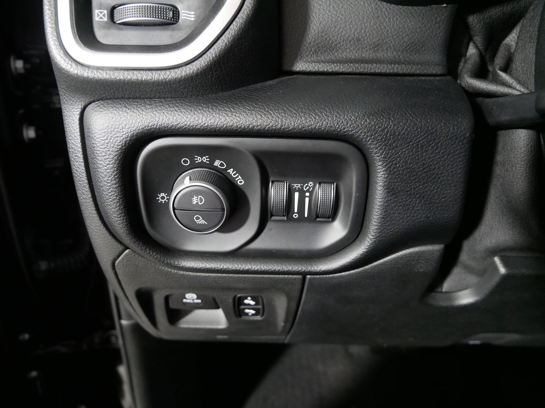 Used 2019 RAM 1500 Big Horn image 26