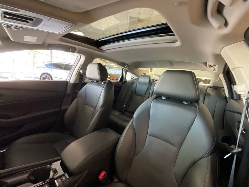 Used 2024 Honda Accord Touring image 11