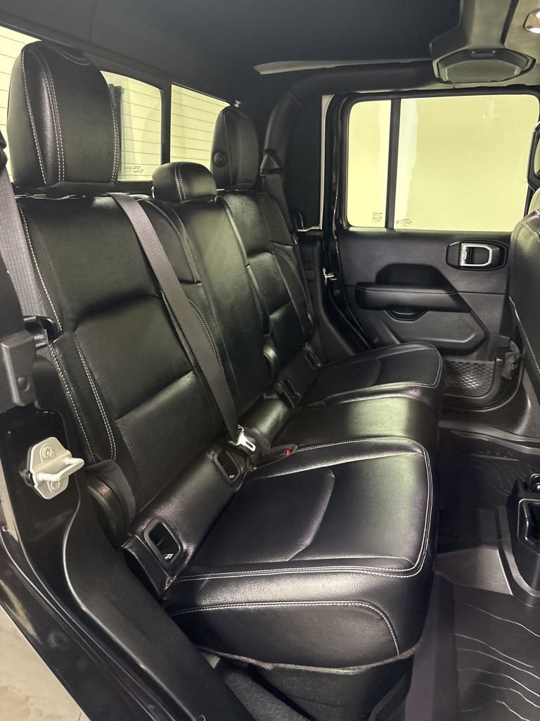 Used 2020 Jeep Gladiator Overland AWD/4WD image 34