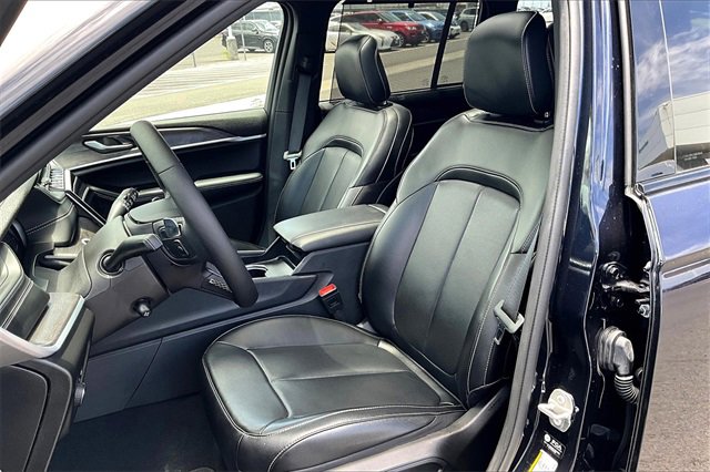 Used 2025 Jeep Grand Cherokee Limited 4xe image 27