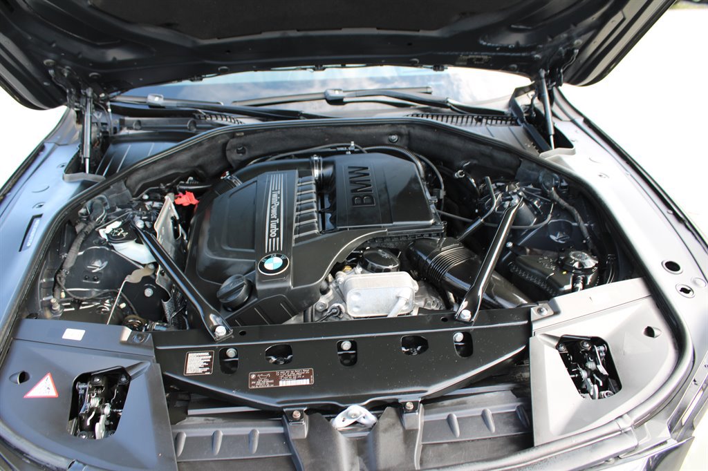 Used 2014 BMW 740Li image 42