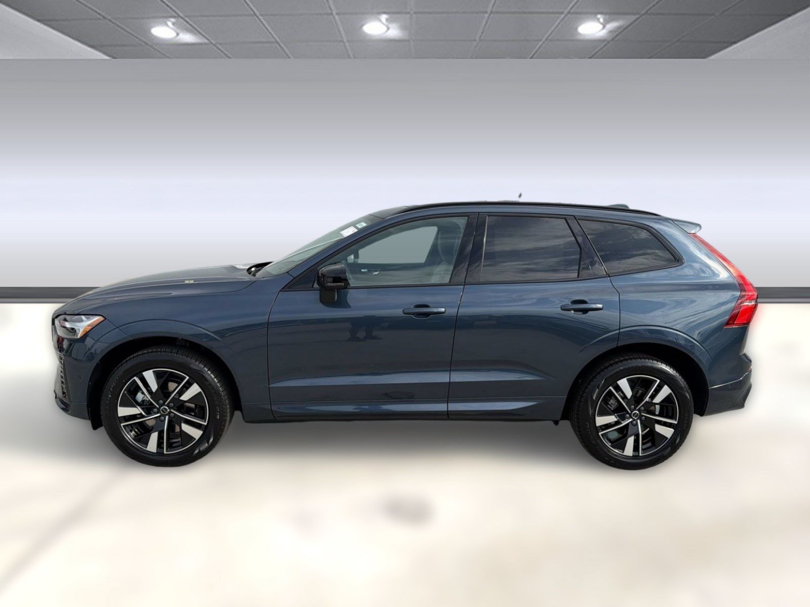 New 2026 Volvo XC60 B5 Plus w/ Climate Package AWD/4WD video 2