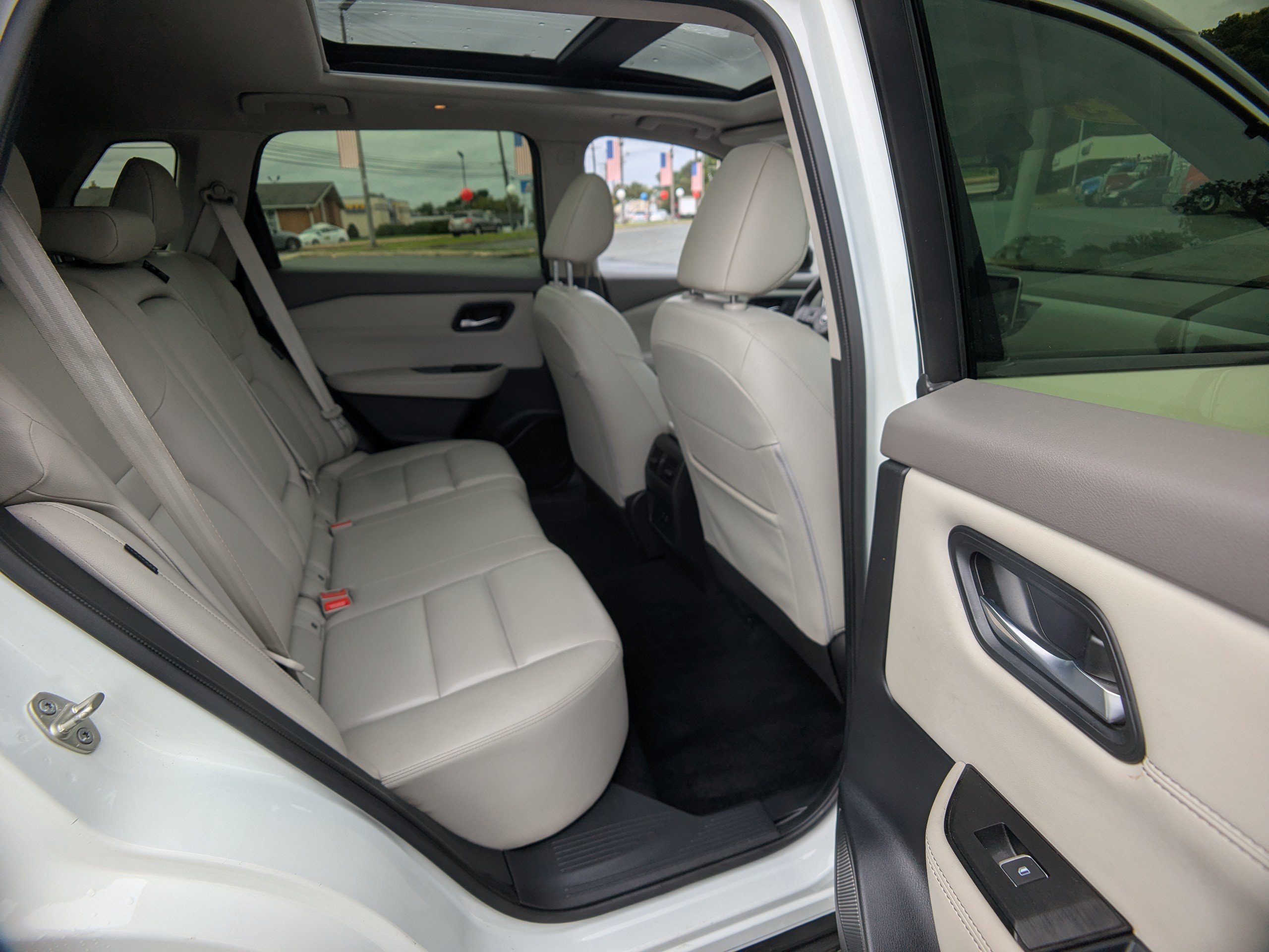 Used 2023 Nissan Rogue SL AWD/4WD image 13