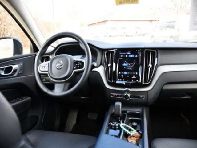 Certified 2025 Volvo XC60 B5 Plus image 16