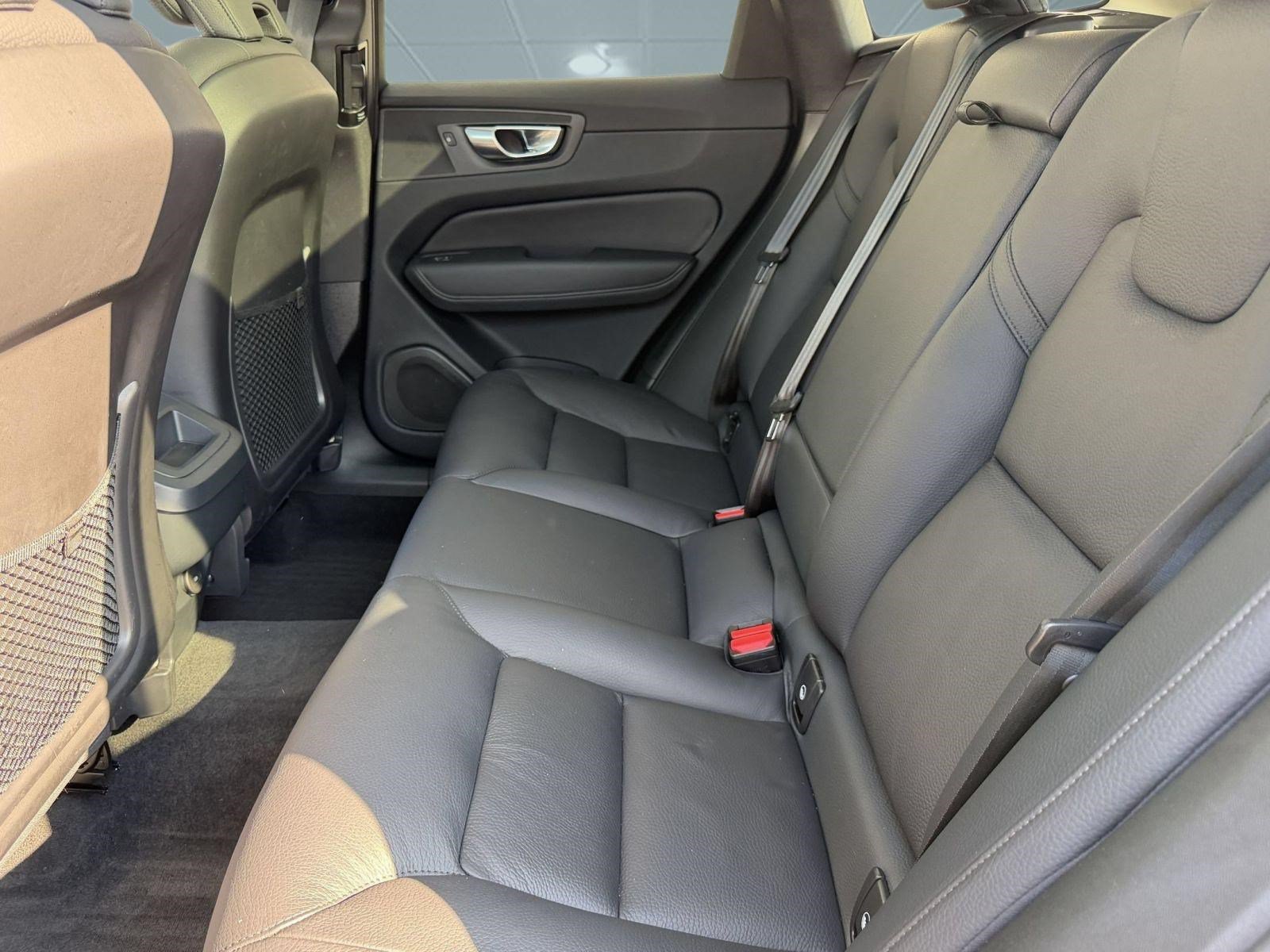 Certified 2024 Volvo XC60 B5 Plus w/ Protection Package Premier AWD/4WD image 23