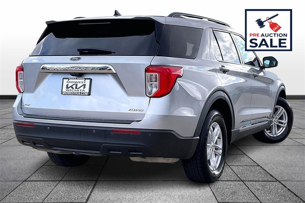 Used 2022 Ford Explorer XLT image 13
