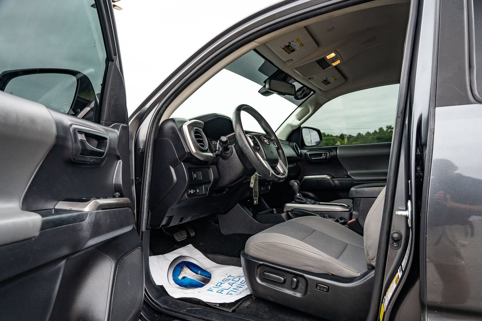 Used 2022 Toyota Tacoma SR5 w/ Technology Package RWD image 18