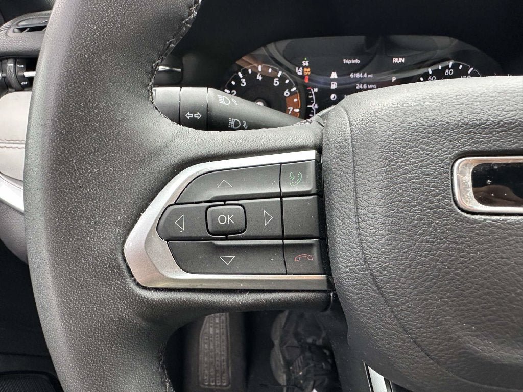 Used 2025 Jeep Compass Limited AWD/4WD image 33