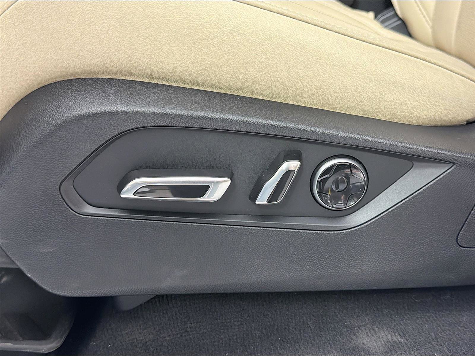 Used 2022 Acura MDX SH-AWD w/ Technology Package image 16