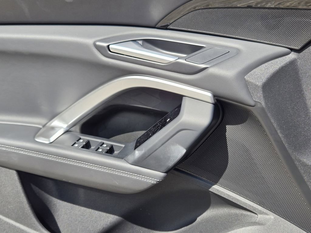 Certified 2025 Audi Q5 Premium image 28