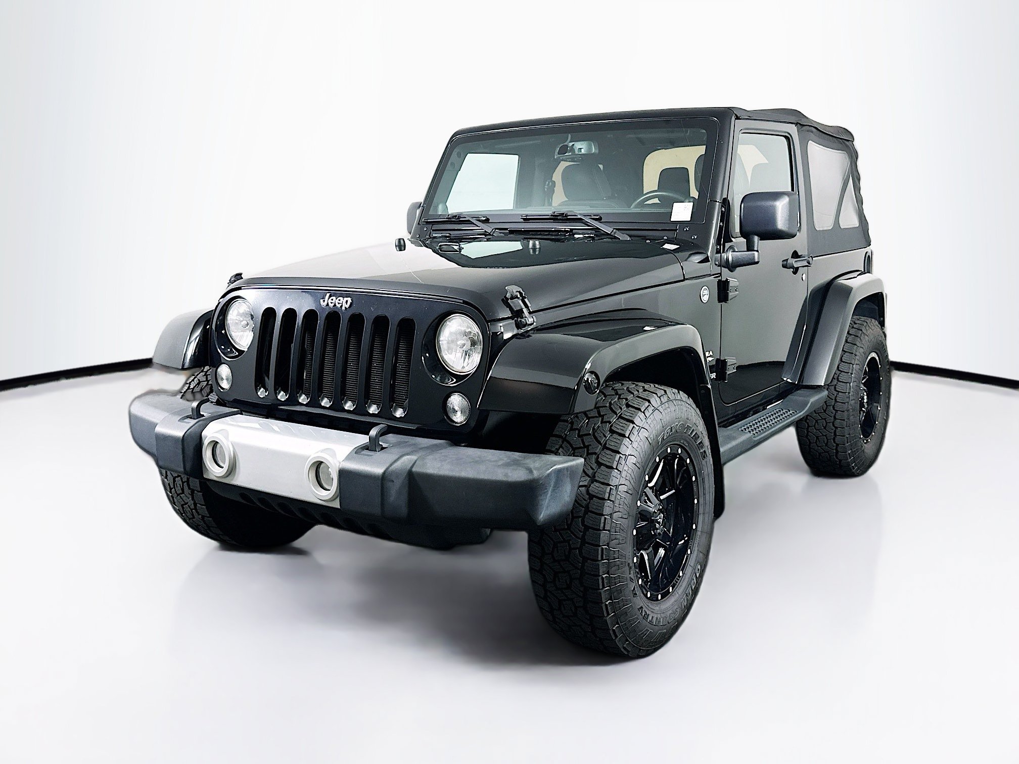 Used 2014 Jeep Wrangler Sahara w/ Connectivity Group AWD/4WD image 3