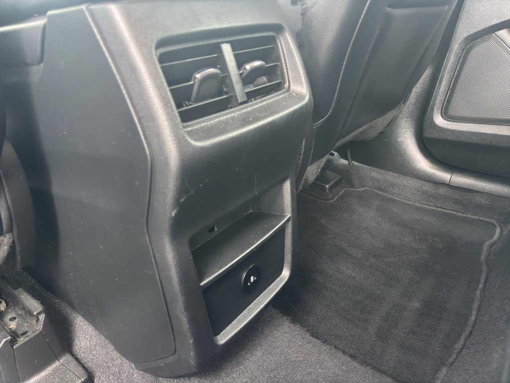 Used 2023 Ford Edge SEL image 28