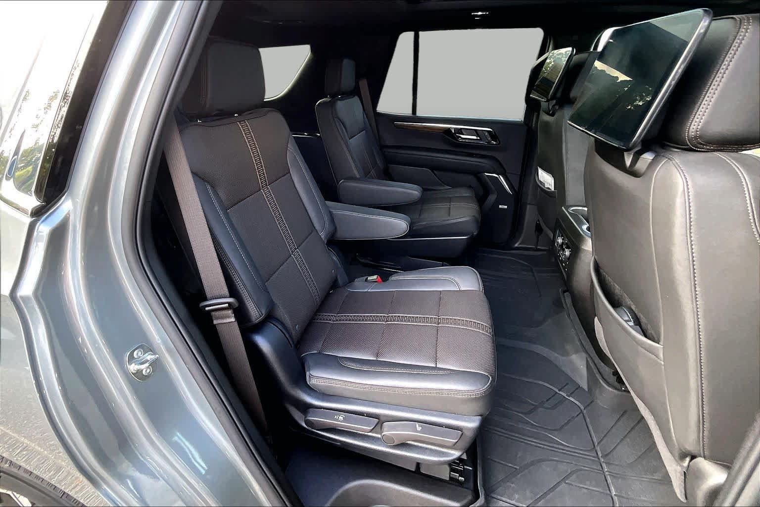 Used 2026 Chevrolet Tahoe High Country AWD/4WD image 20