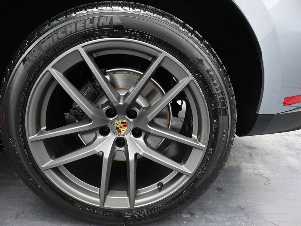 Used 2024 Porsche Macan Turbo image 50