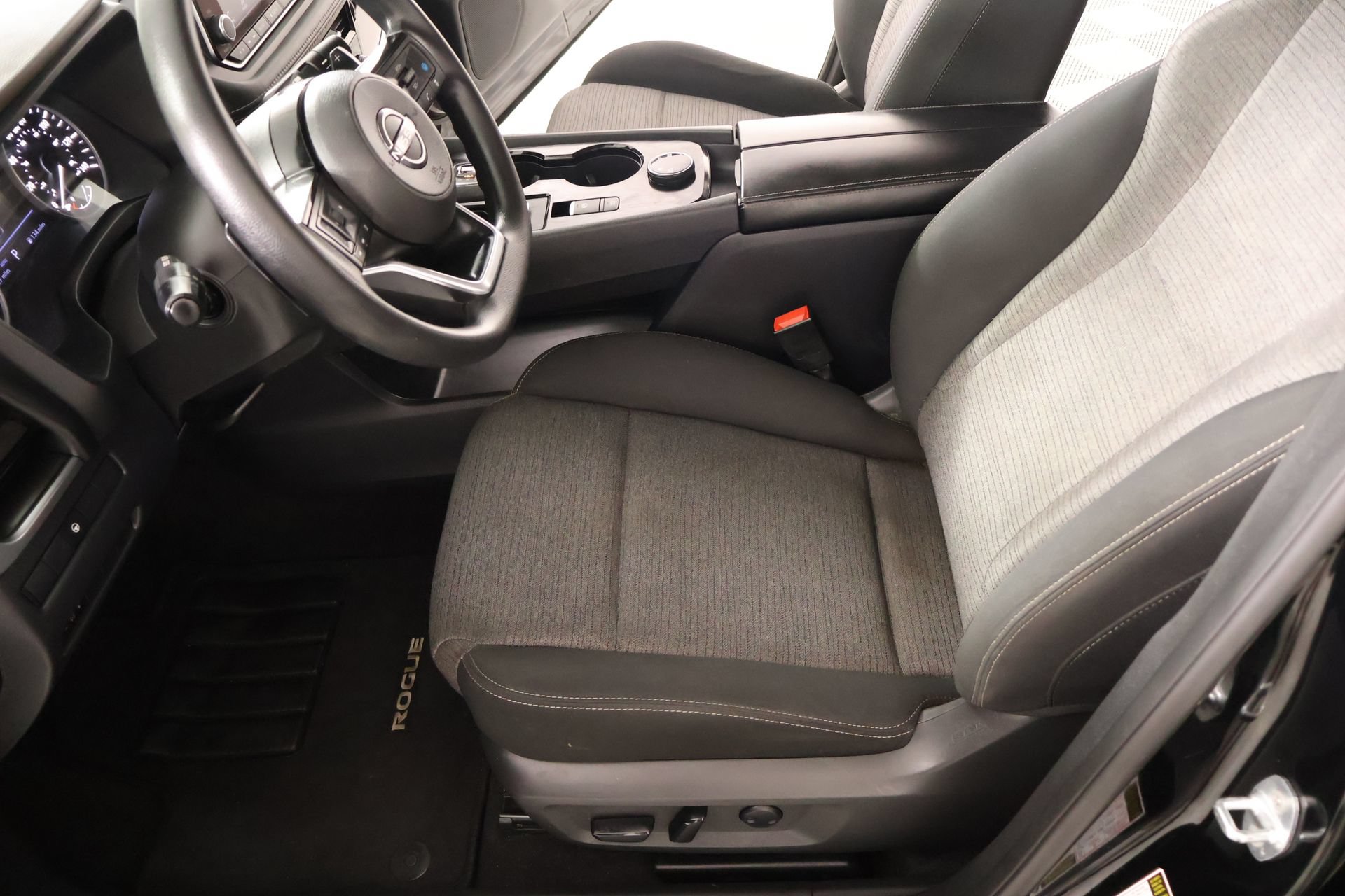 Used 2023 Nissan Rogue SV AWD/4WD image 10