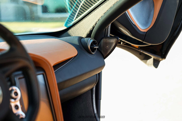 Used 2022 McLaren 720S Spider image 43