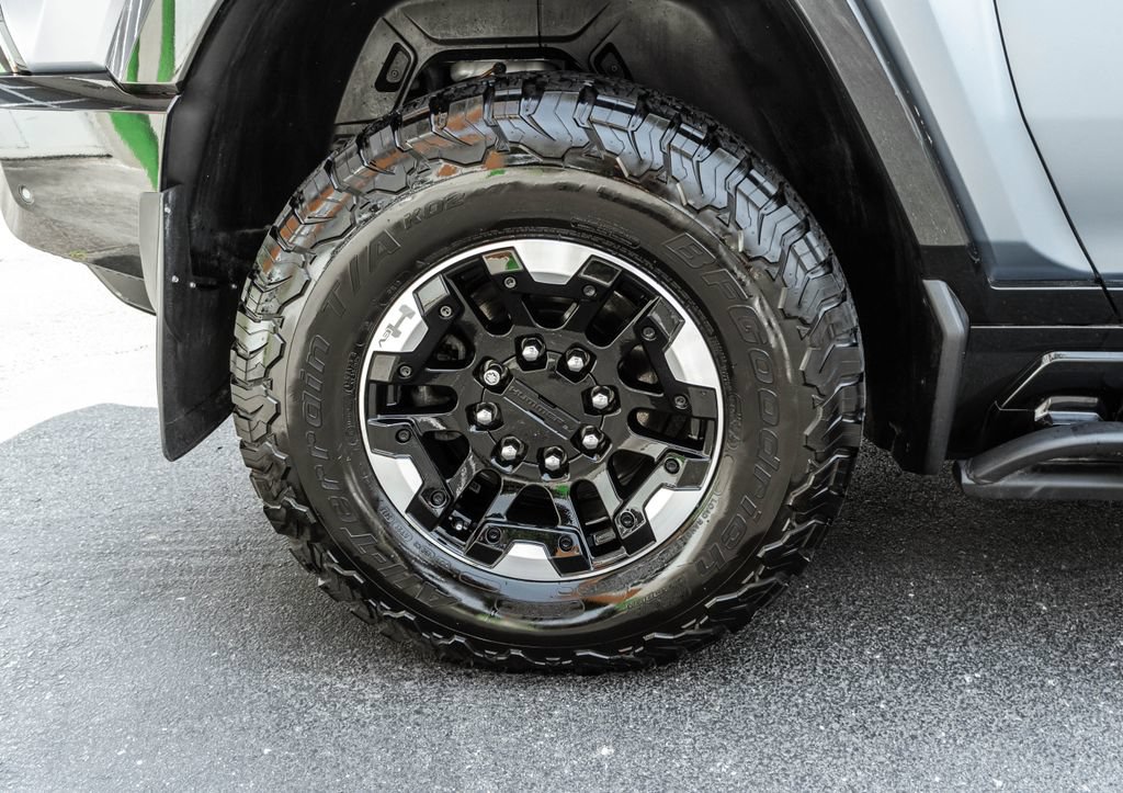 Used 2024 GMC Hummer EV 3X w/ Omega Edition AWD/4WD image 32