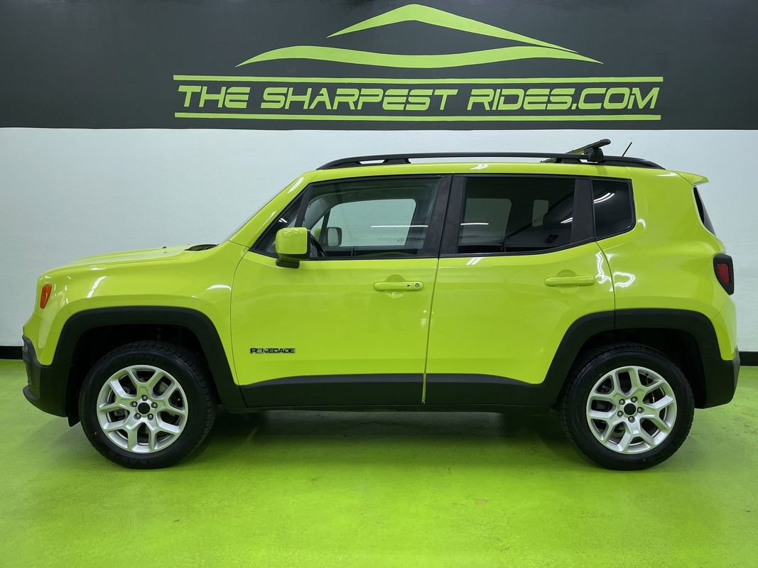 Used 2017 Jeep Renegade Latitude w/ Cold Weather Group AWD/4WD image 6