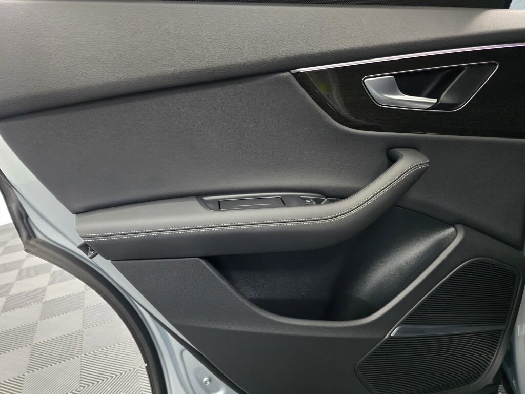 Used 2024 Audi Q8 Prestige w/ Prestige Package image 20