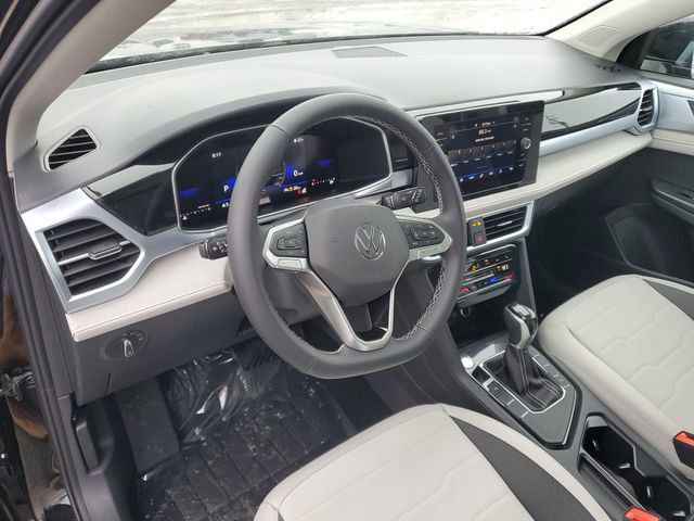 New 2026 Volkswagen Taos SE image 13