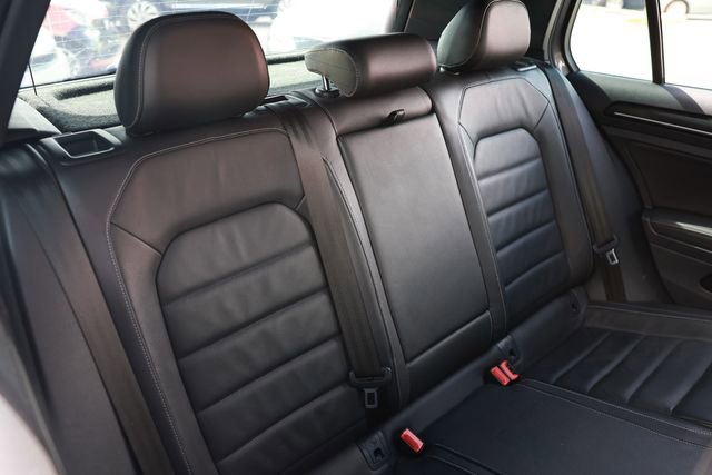 Used 2015 Volkswagen Golf R 4-Door AWD/4WD image 17