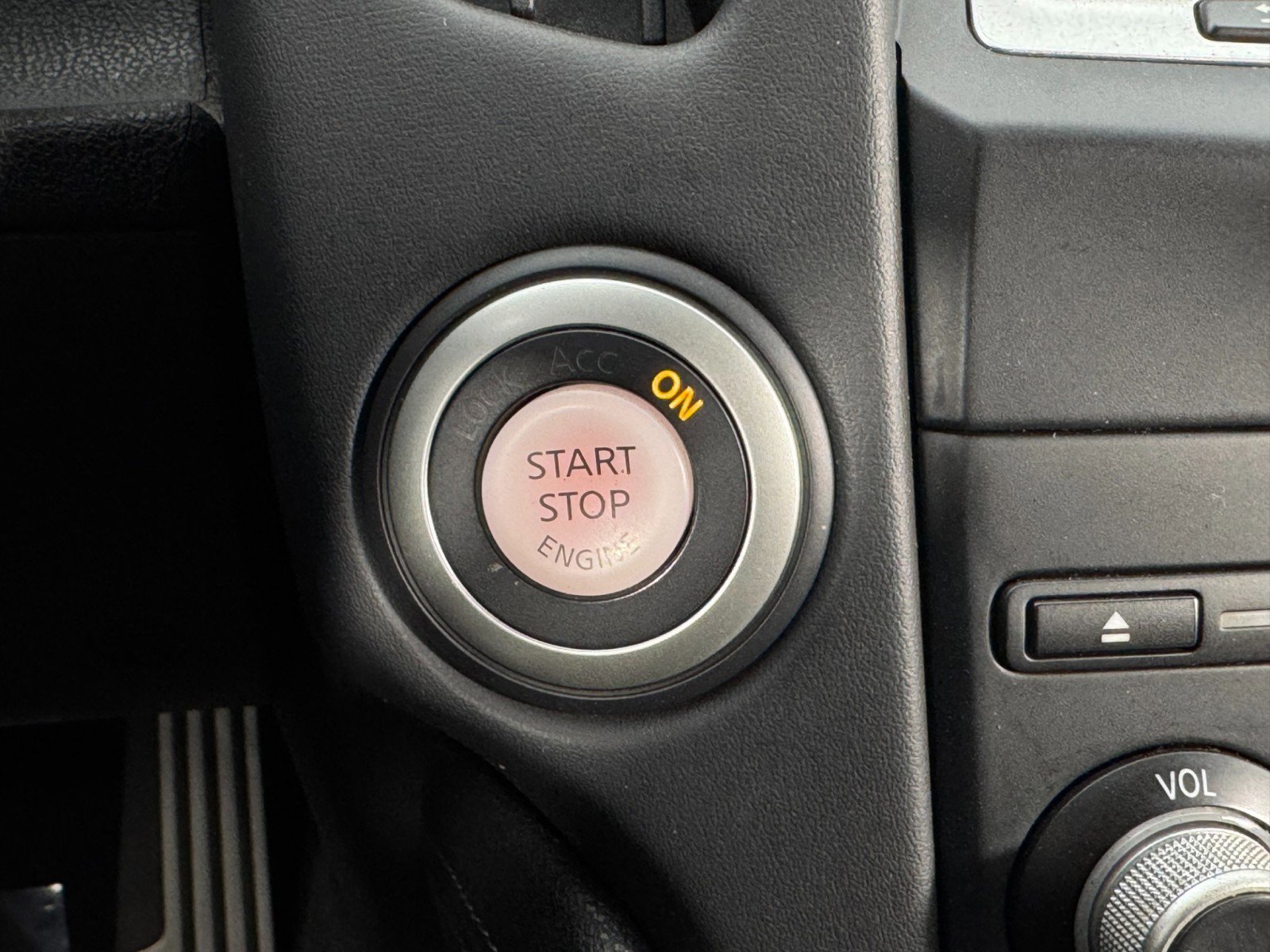 Used 2011 Nissan 370Z Touring image 21