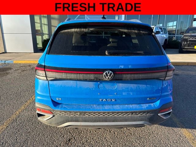 Used 2025 Volkswagen Taos SE AWD/4WD image 4