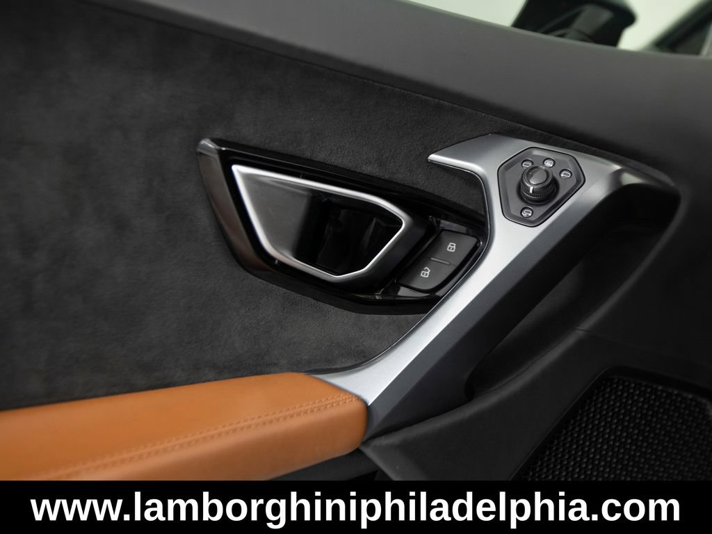 Used 2015 Lamborghini Huracan LP 610-4 AWD/4WD image 15
