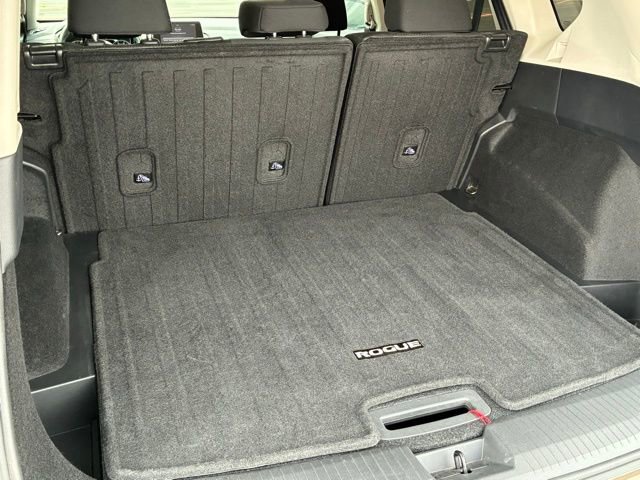 Certified 2024 Nissan Rogue SV FWD image 19