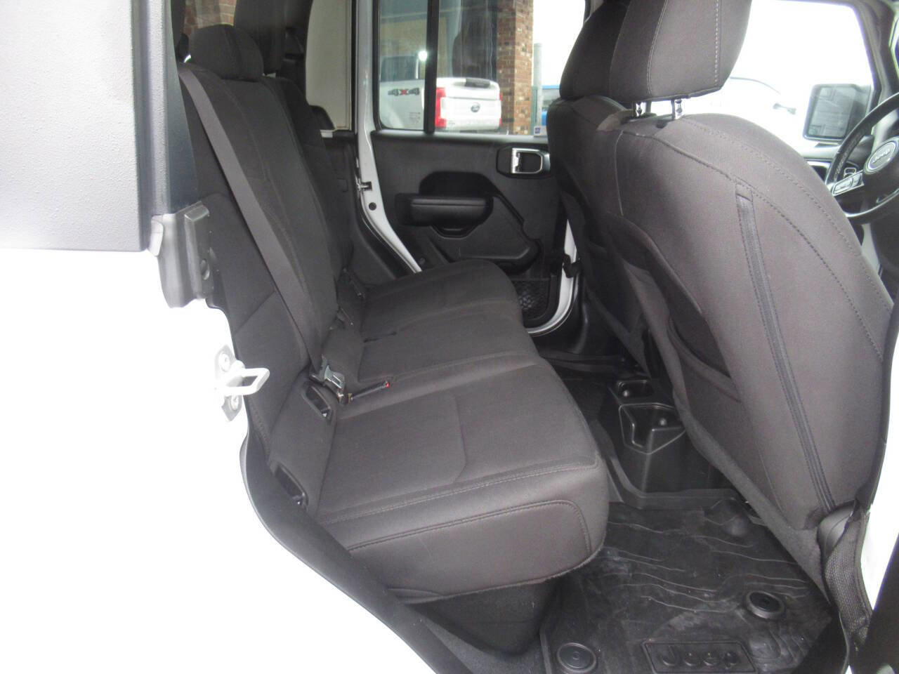 Used 2022 Jeep Gladiator Sport image 11