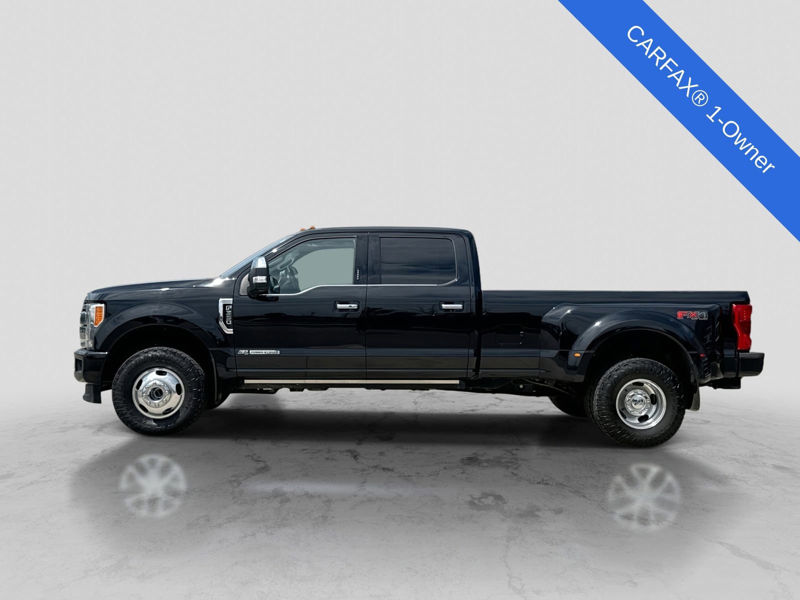Used 2019 Ford F350 Platinum w/ Platinum Ultimate Package AWD/4WD image 3