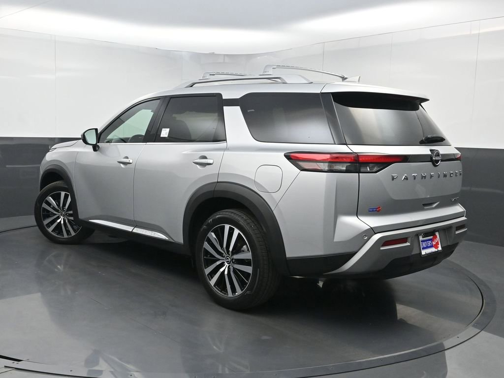 Used 2023 Nissan Pathfinder Platinum image 28