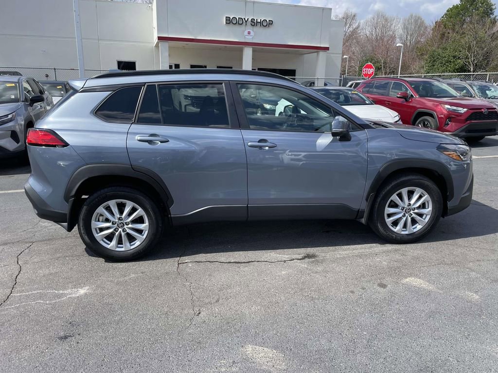 Used 2024 Toyota Corolla Cross LE image 11