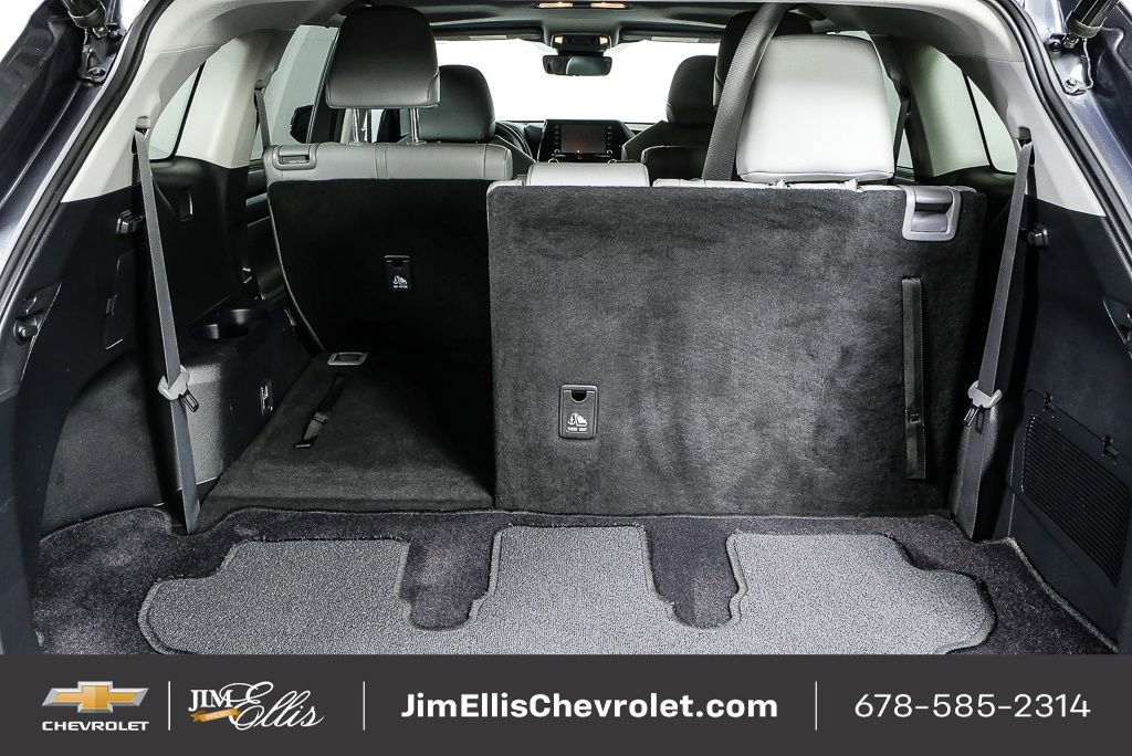 Used 2020 Toyota Highlander XLE image 32