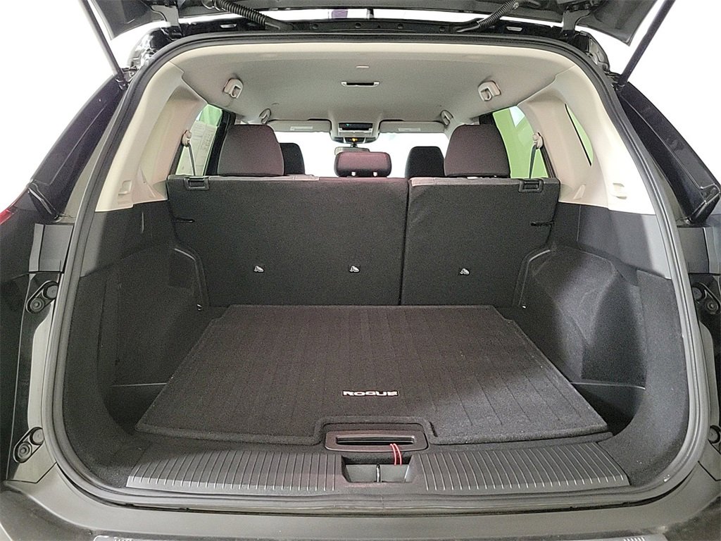 Used 2023 Nissan Rogue SV image 23
