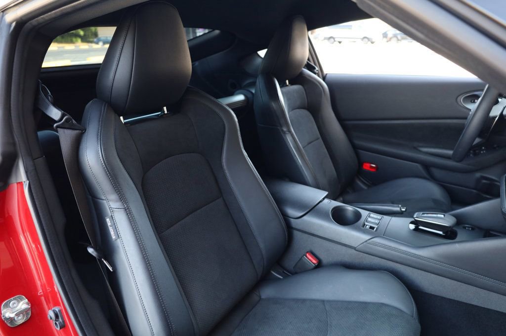 Used 2025 Nissan Z Performance w/ Floor Mat Package image 19