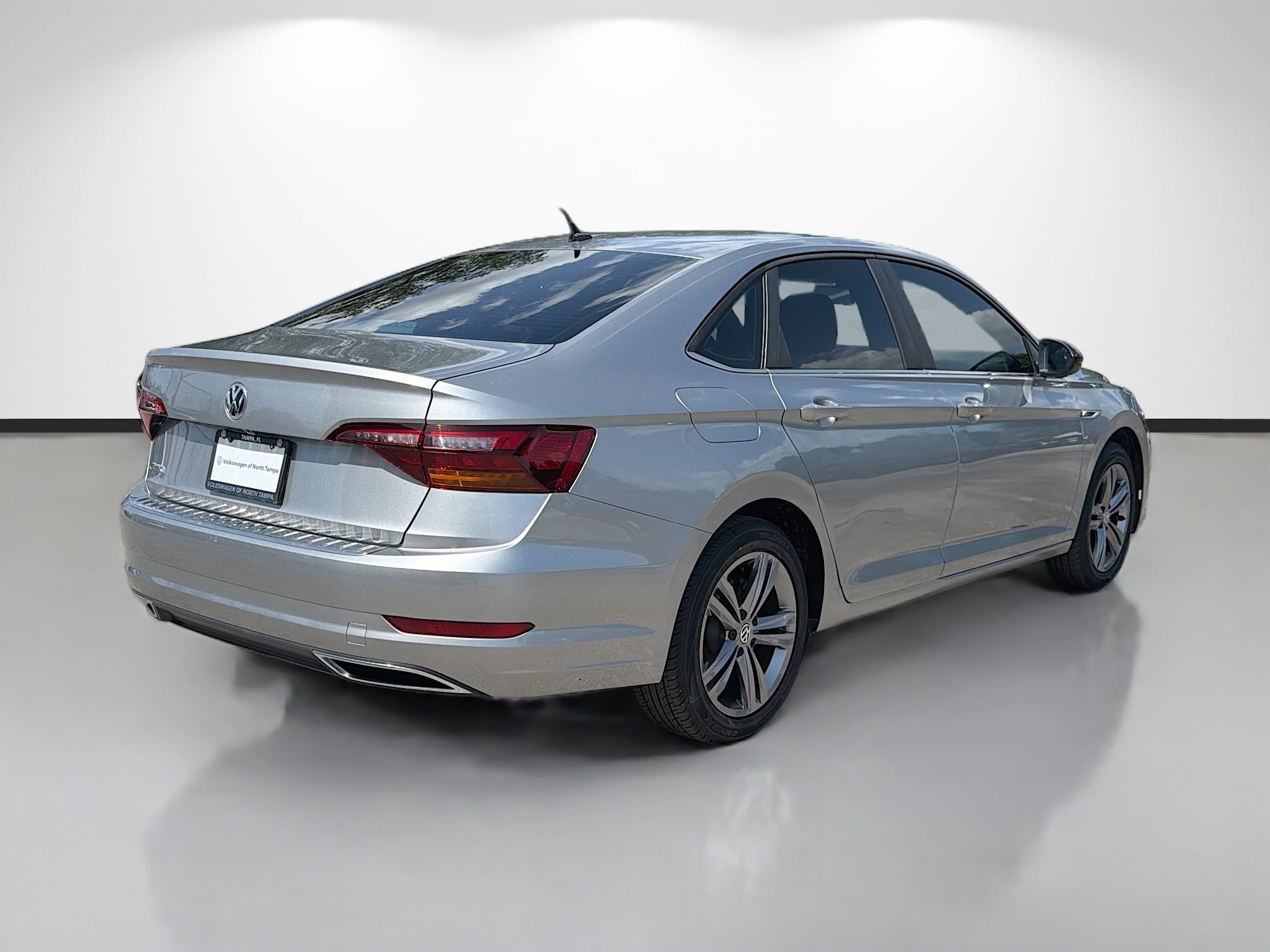 Used 2019 Volkswagen Jetta R-Line w/ R-Line Cold Weather Package FWD image 3