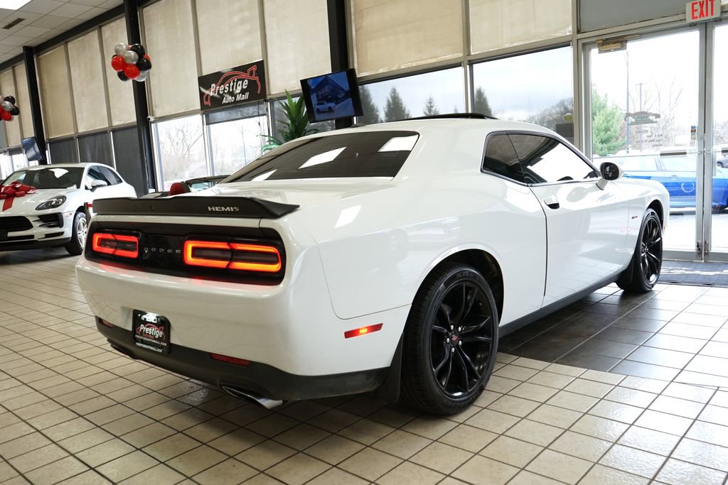 Used 2018 Dodge Challenger R/T w/ Blacktop Package image 16