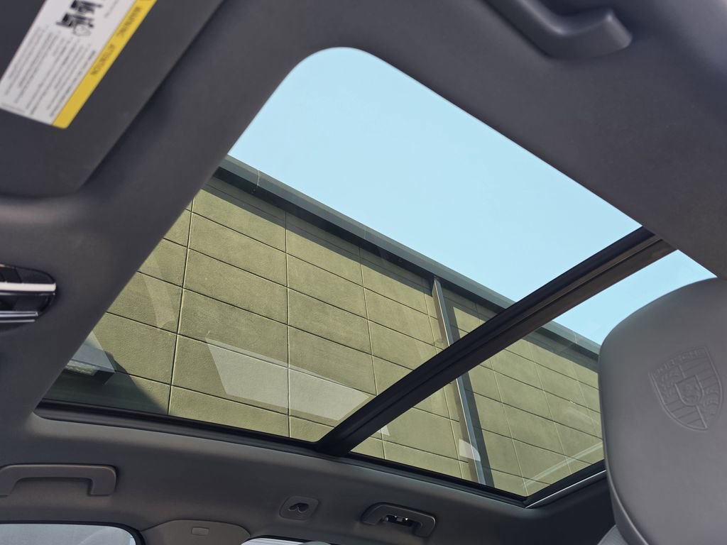 Certified 2023 Porsche Cayenne image 16