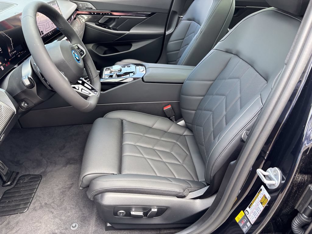 New 2027 BMW 550e xDrive w/ Executive Package AWD/4WD image 15