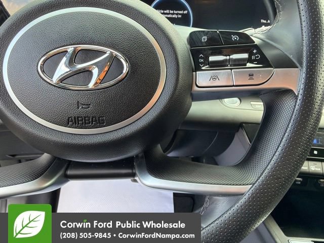 Used 2023 Hyundai Elantra Limited FWD image 18