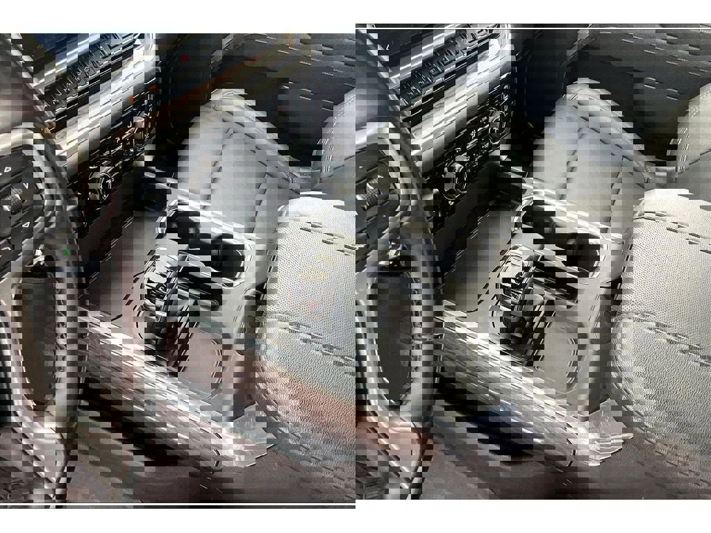 Used 2025 Chevrolet Silverado 1500 LTZ image 19