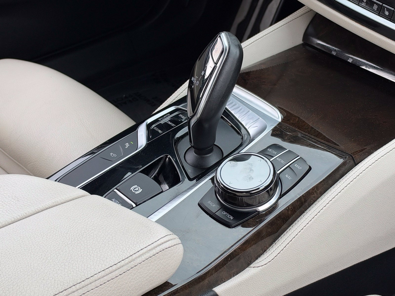 Used 2018 BMW M550i xDrive AWD/4WD image 38