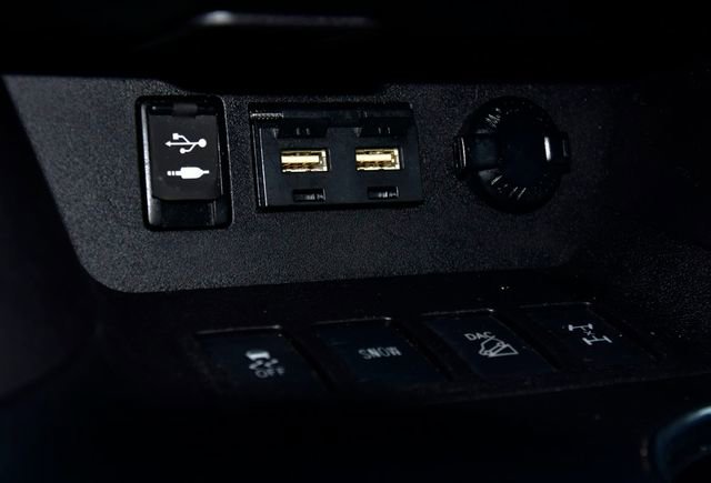 Used 2019 Toyota Highlander XLE image 26